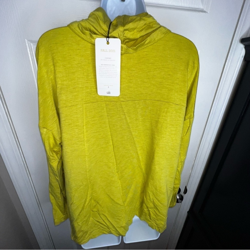 NWT Cabi Women’s Small # 4193 Ease Turtleneck Bright Moss Sweater Top S $95 - Picture 8 of 14